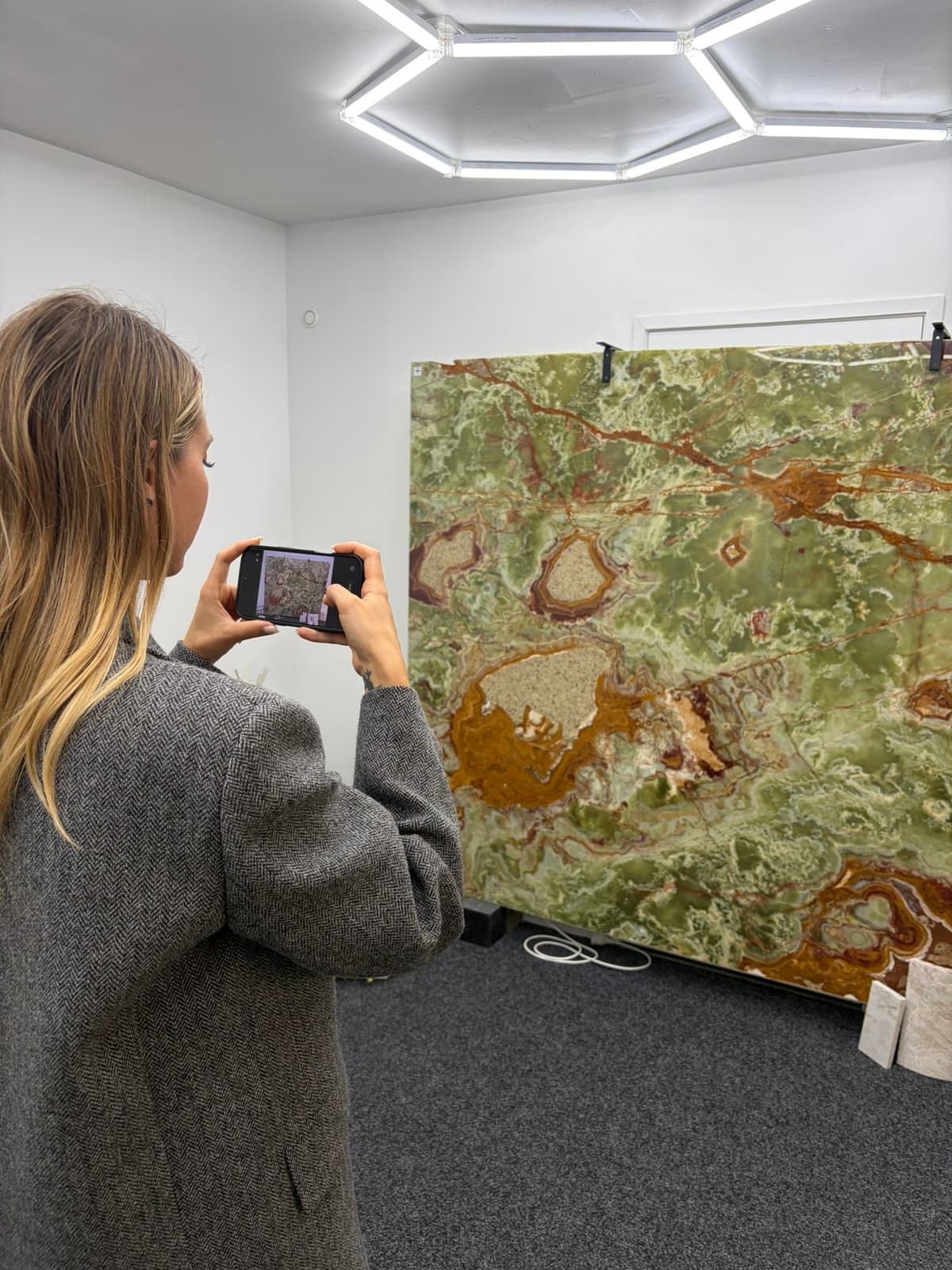 Photographing a stone slab with a phone — no scanner required for digital slab layout